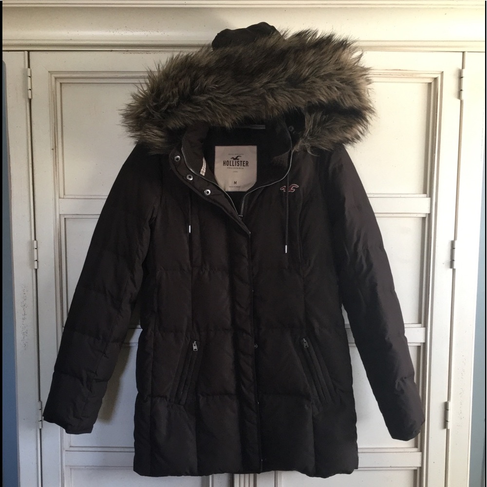 HOLLISTER girls size medium puffer.